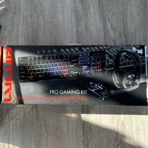 Brand new LVLUP PRO GAMING KIT